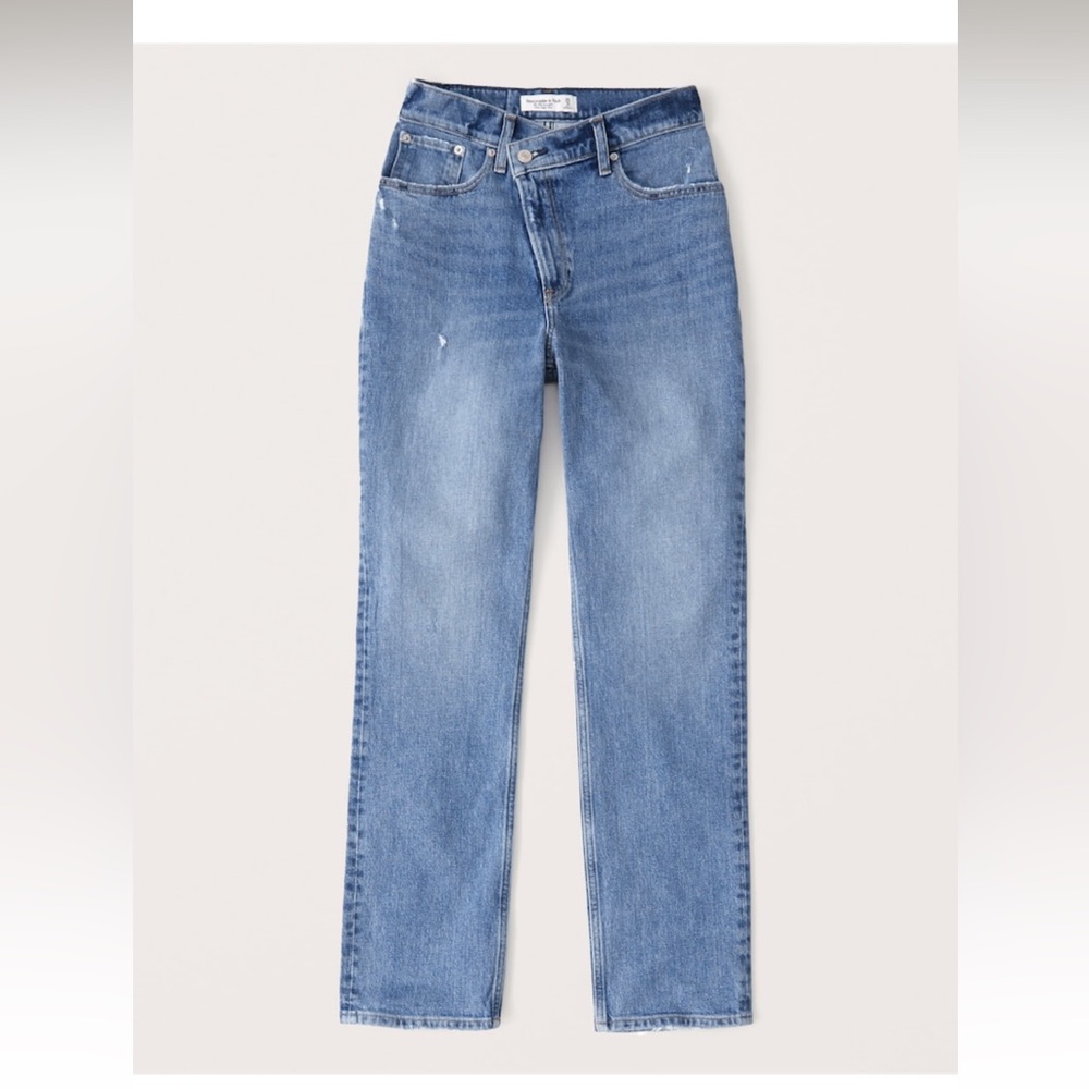 NWT Abercrombie Ultra High Rise 90s Straight Jeans with cross cross waistband
